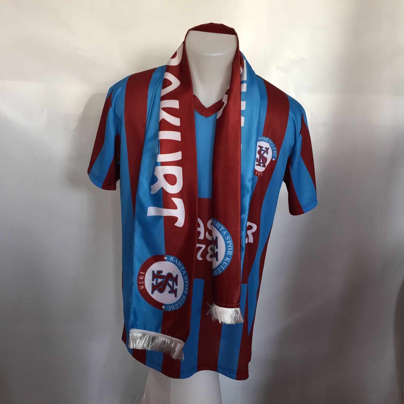 spor atkı, atkı spor, forma, atkı, atki, atkiimalati, atkı imalatı, kişiye özel atkı, isme özel atkı, sevgiliye özel atkı, isme özel hediye, atkı kumaşı, atkı üreticisi, promosyon atkı, taraftar atkı, holigan atkı, atkıcım, seçim atkısı, seçim atkı, secim