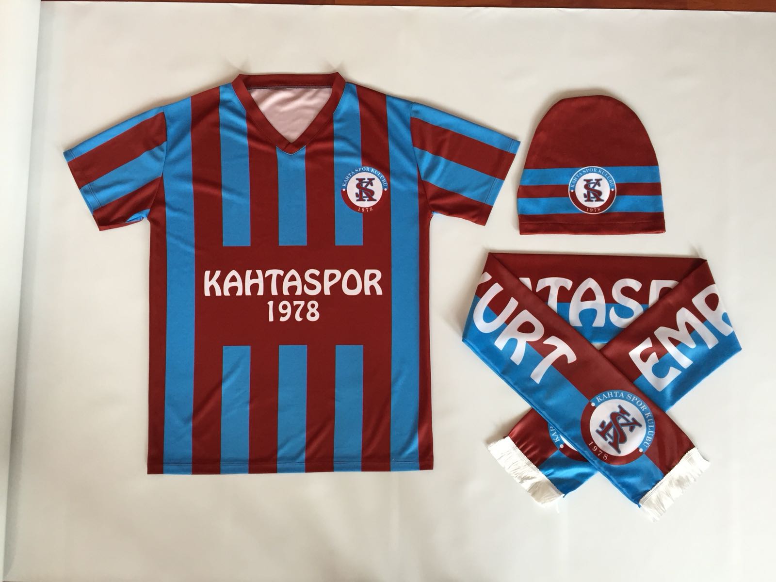 spor atkı, atkı spor, forma, atkı, atki, atkiimalati, atkı imalatı, kişiye özel atkı, isme özel atkı, sevgiliye özel atkı, isme özel hediye, atkı kumaşı, atkı üreticisi, promosyon atkı, taraftar atkı, holigan atkı, atkıcım, seçim atkısı, seçim atkı, secim